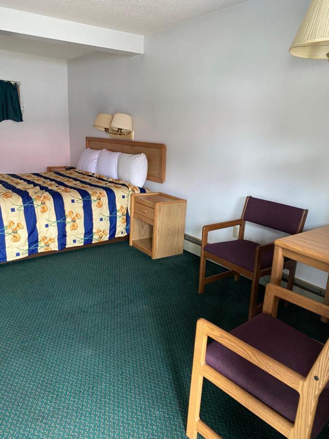 הייוורד Northern Pine Inn מראה חיצוני תמונה