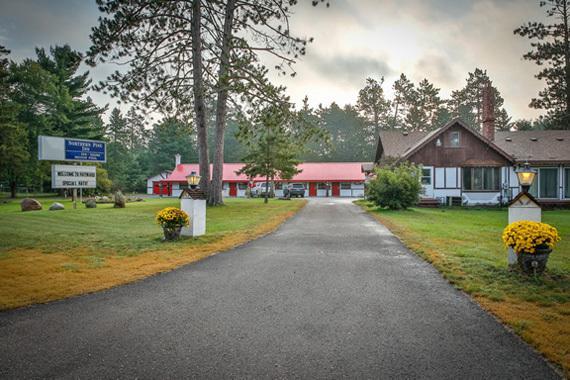 הייוורד Northern Pine Inn מראה חיצוני תמונה